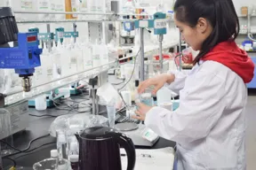 Crème éclaircissante personnalisée, lotion pour le corps éclaircissante instantanée à l'acide kojique